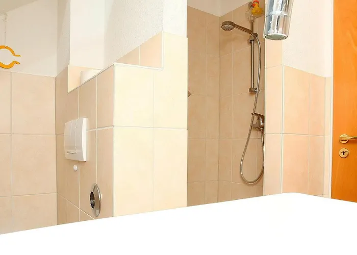 Stettiner Str 41-43 Whg 10 *